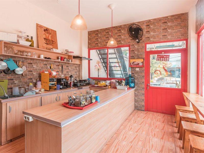Oyo 1555 Unik Guesthouse Syariah Giacarta Fast Food foto
