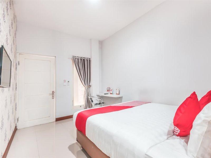 Oyo 1555 Unik Guesthouse Syariah Giacarta Camera foto