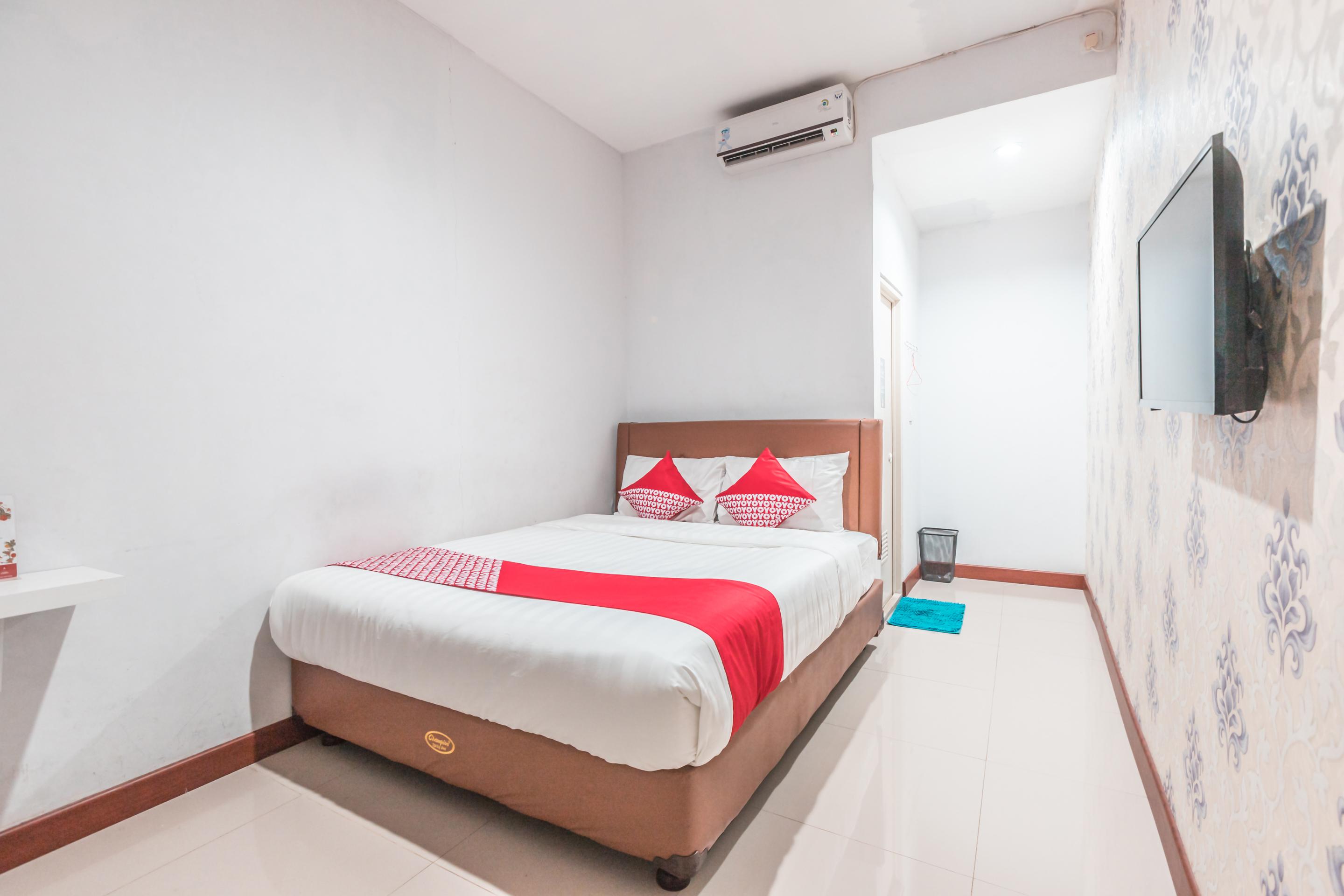 Oyo 1555 Unik Guesthouse Syariah Giacarta Esterno foto