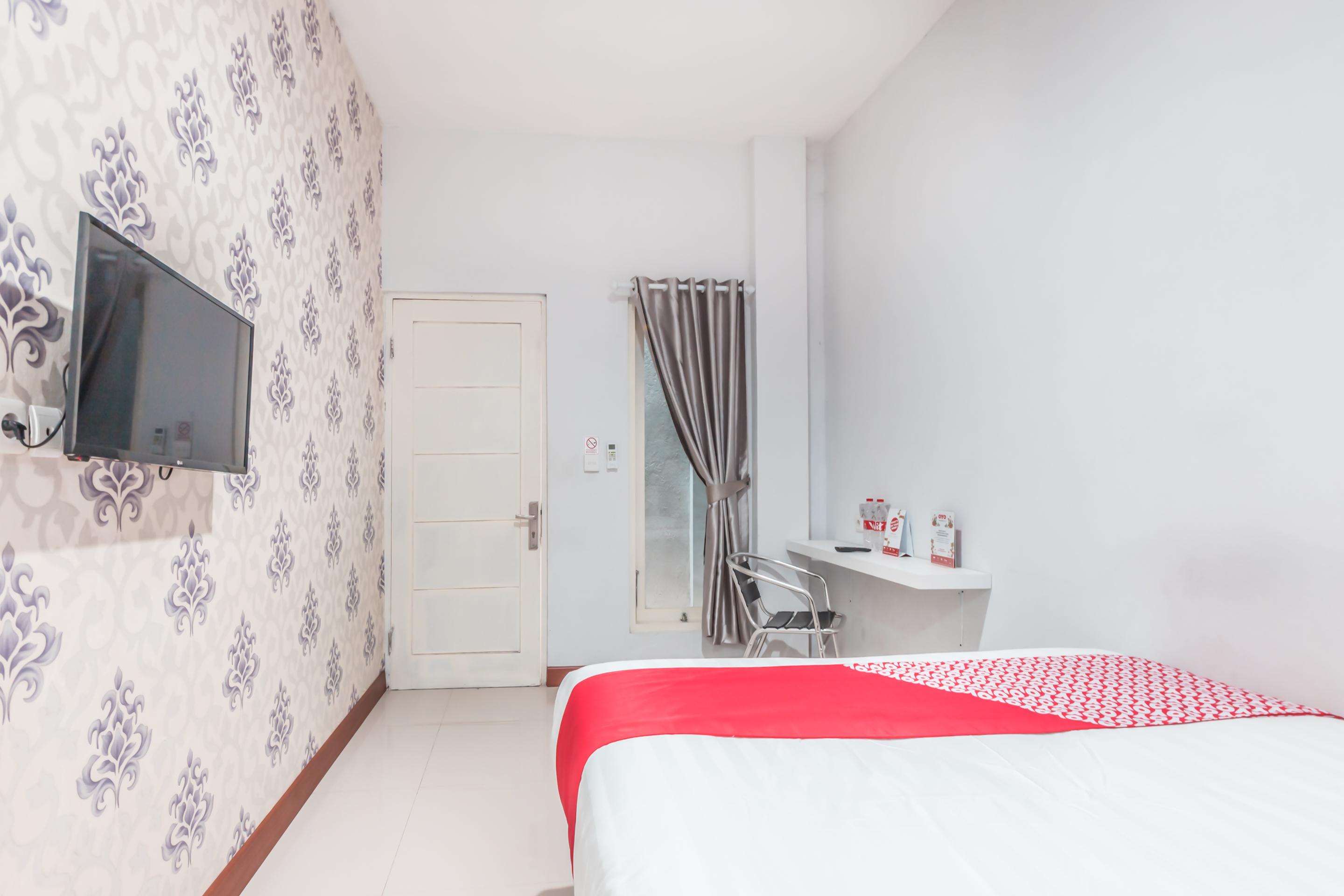 Oyo 1555 Unik Guesthouse Syariah Giacarta Esterno foto
