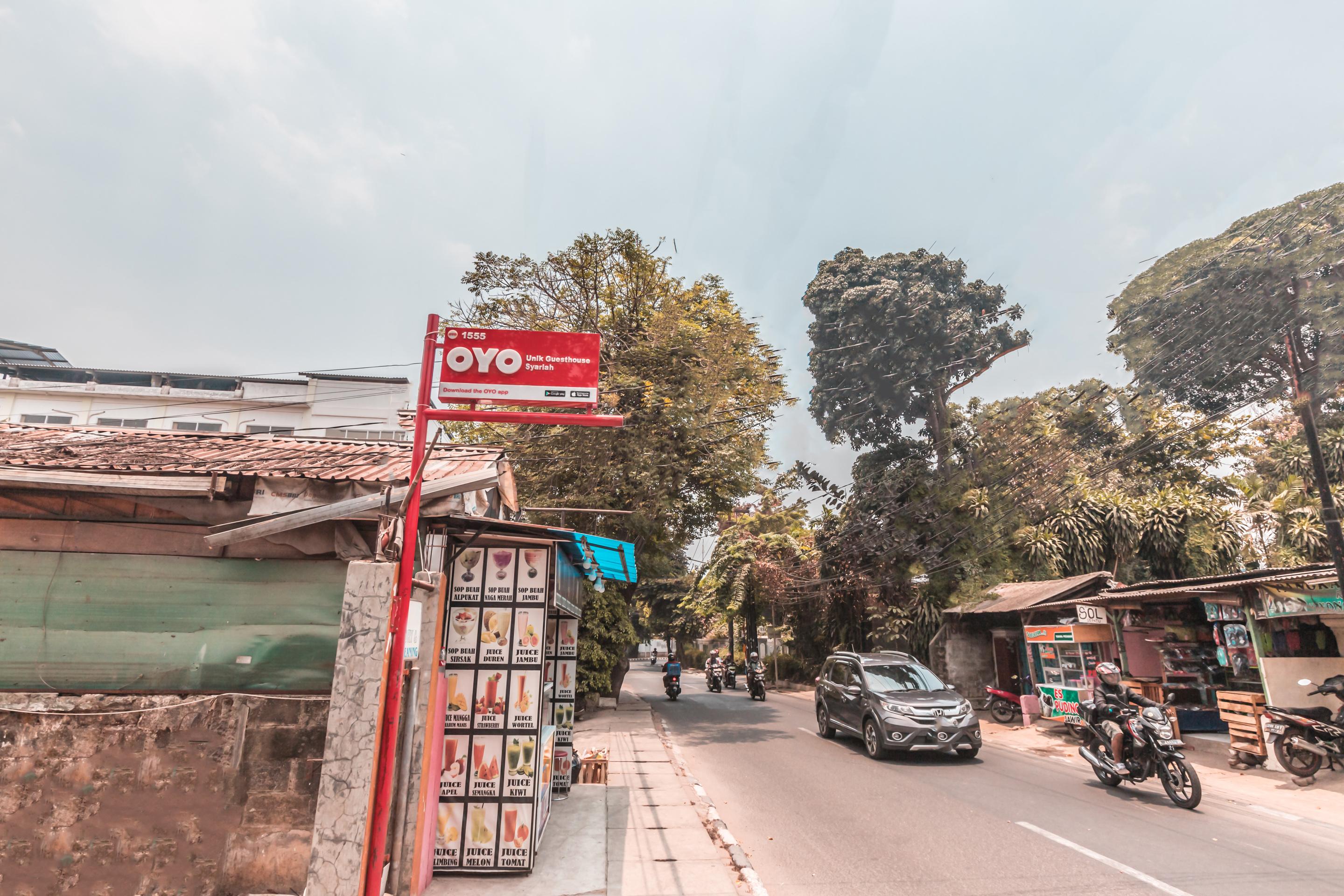 Oyo 1555 Unik Guesthouse Syariah Giacarta Esterno foto