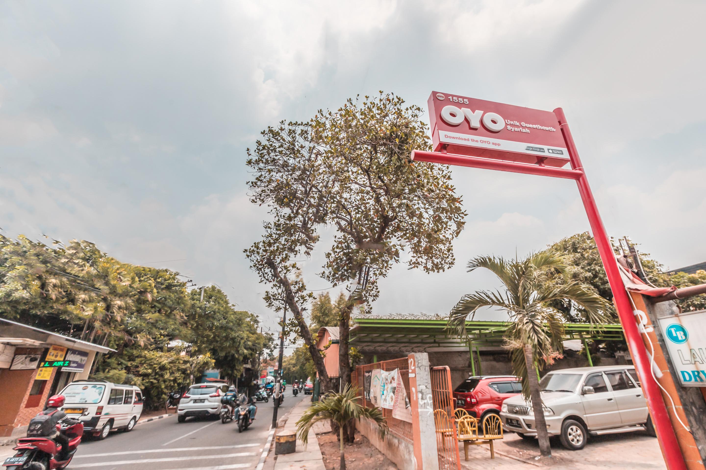 Oyo 1555 Unik Guesthouse Syariah Giacarta Esterno foto