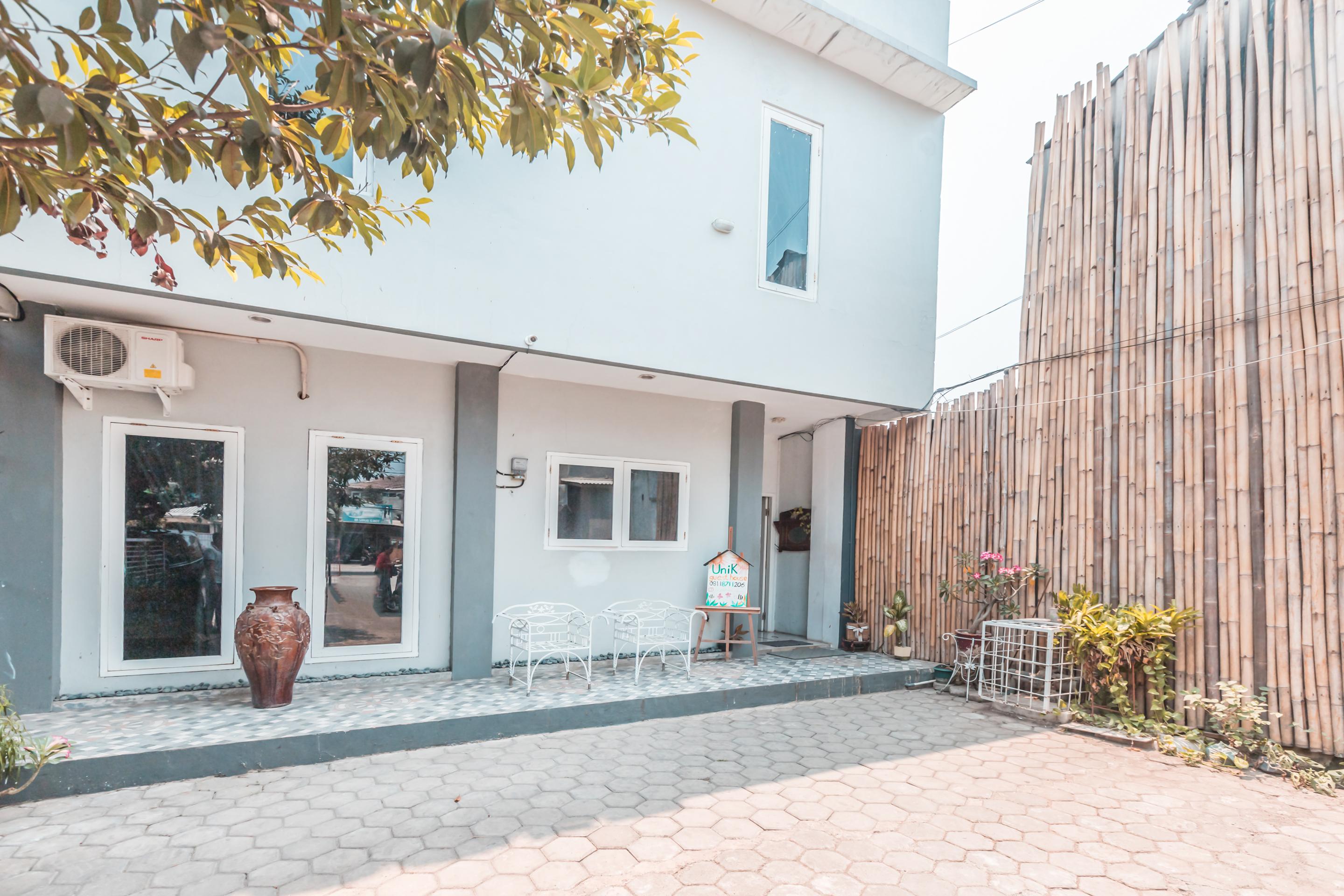 Oyo 1555 Unik Guesthouse Syariah Giacarta Esterno foto