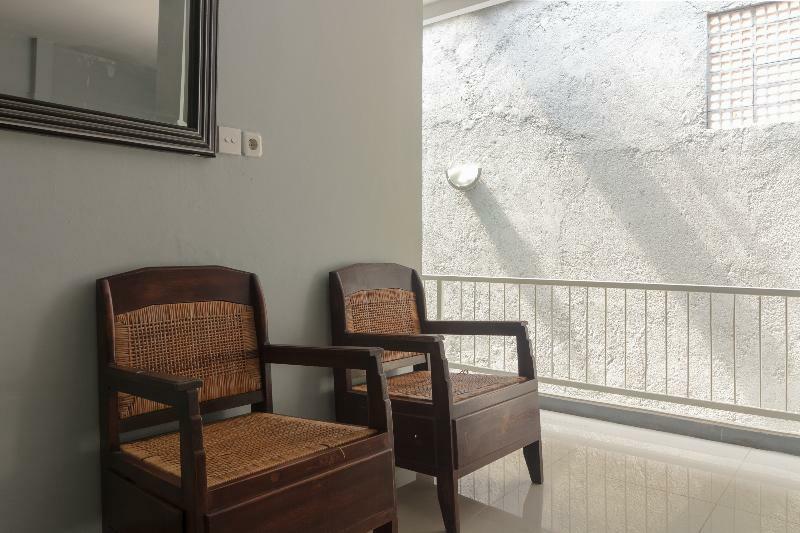 Oyo 1555 Unik Guesthouse Syariah Giacarta Esterno foto